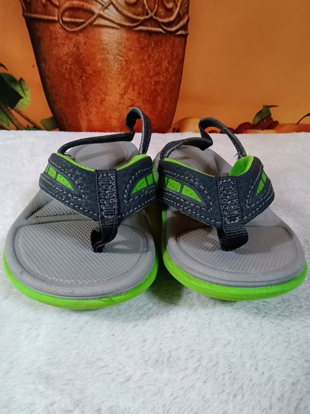 EUC Kids Wonder Nation Sz 7-8 Toddler Grey & Green Sport Flip Flop Sandals Strap - Picture 6 of 7